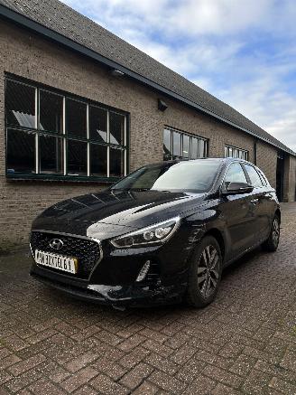 uszkodzony samochody osobowe Hyundai I-30  2017/6