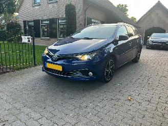 Damaged car Toyota Auris Touring Sports 1.8 Hybrid Dynamic Ultimate 2019/2