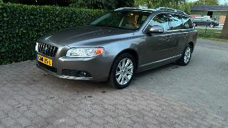 Coche accidentado Volvo V-70 2.0 2008/11