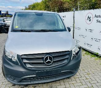 skadebil auto Mercedes Vito  2022/2