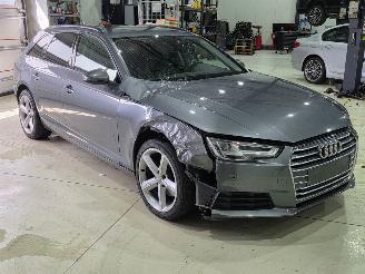 Vaurioauto  passenger cars Audi A4 Avant 2.0 TDI B9 S line 2018/5