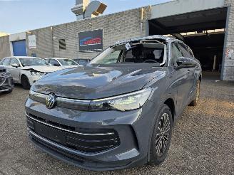  Volkswagen Tiguan 2.0 TDI DSG Virtual IQ-Light 360view Navi Sfeerverl. Stuurverw. Stoelverw. Acc Trekhaak 110KW/150PK 2025/1