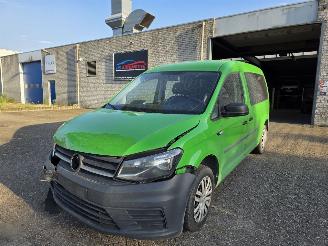 Vaurioauto  passenger cars Volkswagen Caddy Combi 2.0TDI Maxi 5-Pers. Leder Navi Camera Pdc 2xsch.deuren Cruiseconstrole Trekhaak 75KW/102PK 2020/6