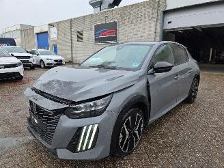 Vaurioauto  passenger cars Peugeot 208 GT 136 Hybride Virtual Led Keyless Camera Navi Drive-Mode Sfeerverl. Lane-Assist 100KW/136PK 2024/10