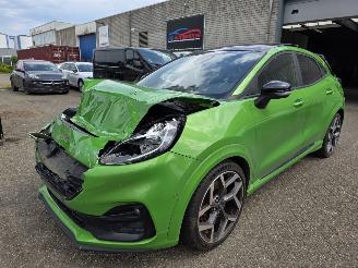 krockskadad bil auto Ford Puma ST-PERFORMANCE Pano B&O-sound Led Camera Lane-Assist Stuurverw. Voorruitverw. 147KW / 200PK 2022/8