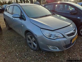 Salvage car Opel Astra Astra J Sports Tourer (PD8/PE8/PF8), Combi, 2010 / 2015 1.7 CDTi 16V 2011/8