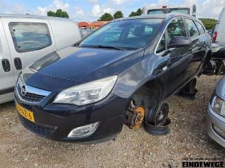 Vrakbiler auto Opel Astra Astra J Sports Tourer (PD8/PE8/PF8), Combi, 2010 / 2015 1.4 16V ecoFLEX 2011/6