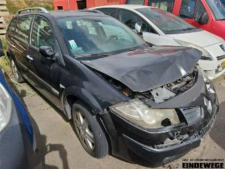 Coche siniestrado Renault Mégane Megane II Grandtour (KM), Combi 5-drs, 2003 / 2009 1.5 dCi 105 2006/8