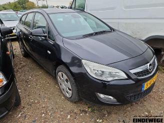 Opel Astra Astra J Sports Tourer (PD8/PE8/PF8), Combi, 2010 / 2015 1.4 16V ecoFLEX picture 2