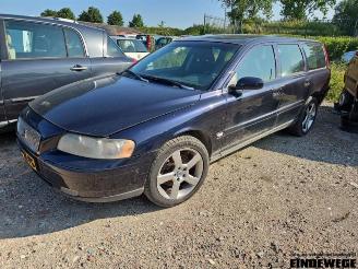 Dezmembrări autoturisme Volvo V-70 V70 (SW), Combi, 1999 / 2008 2.5 T 20V AWD 2005/10