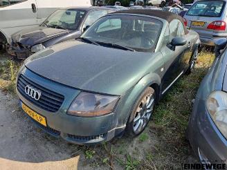 Vrakbiler auto Audi TT TT Roadster (8N9), Cabrio, 1999 / 2007 1.8 20V Turbo 2001/12