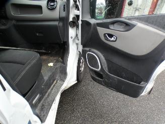 Renault Trafic TRAFIC 3 COURT PHASE 1 - 1.6 DCI - 16V TURBO picture 10