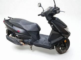 krockskadad bil bromfiets Sym Orbit III 2023/5