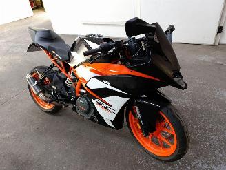 krockskadad bil motor KTM  RC 390 2018/6