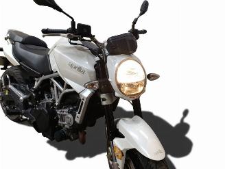 Aprilia Mana 850  picture 2