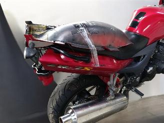 Kawasaki ZR - 7 S picture 18