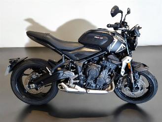 krockskadad bil motor Triumph Trident 660  2022/3