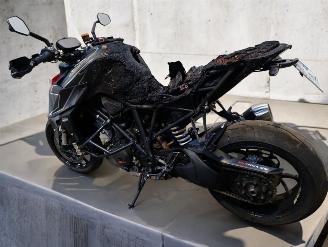 KTM 1290 Super Duke R  picture 6