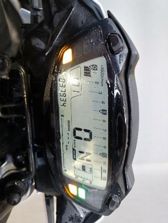 Suzuki GSX 750  picture 9