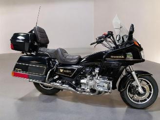 Vaurioauto  motor cycles Honda GoldWing GLD 1986/4