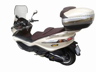 Piaggio X10  picture 4