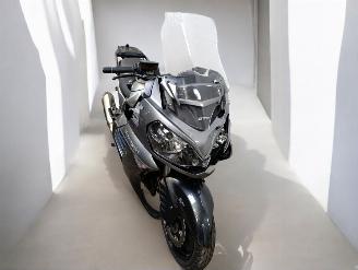 Kawasaki GTR 1400  picture 2