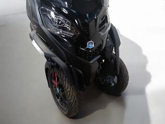 Piaggio  MP3 HPE picture 2