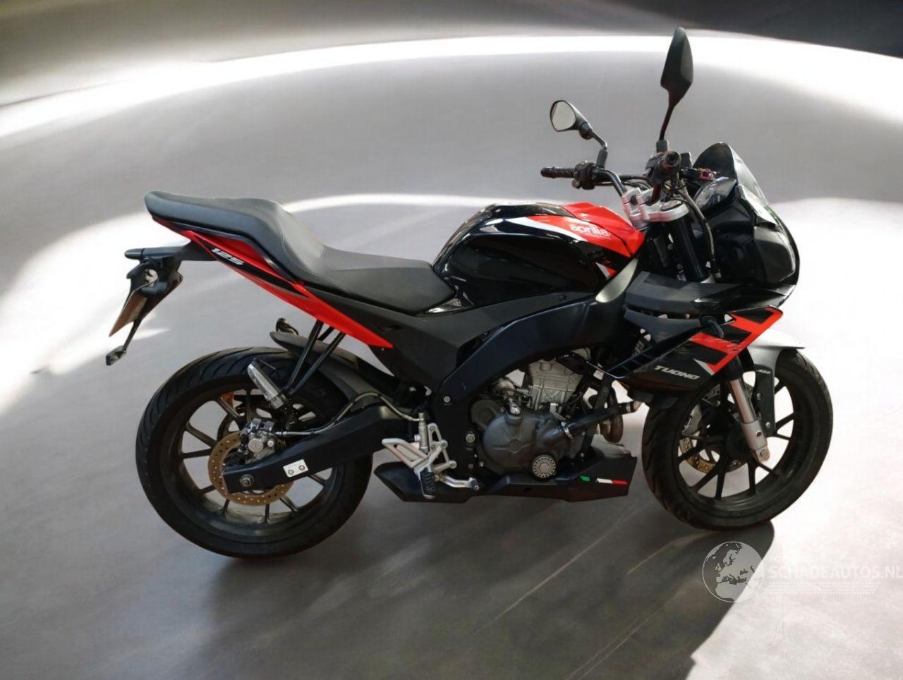 Aprilia Tuono 
