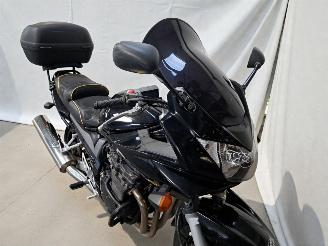 krockskadad bil motor Suzuki Bandit 650 GSF 2005/1