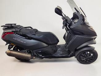 uszkodzony skutery Peugeot  METROPOLIS 2018/11