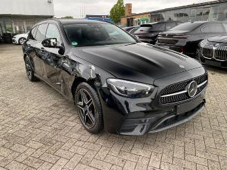 Auto incidentate Mercedes E-klasse 300d T AMG Lin* PANO - AHK - KAM - LD* 2022/7