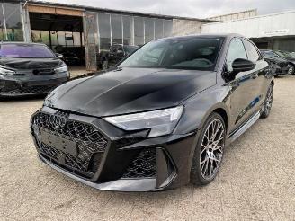 Damaged car Audi RS 3 Lim. Facelift *CARBON-MATRIX-SCHALENSITZE * 2025/2