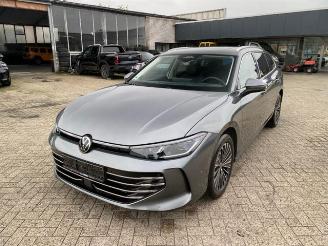 skadebil auto Volkswagen Passat Variant 2.0 TDI DSG Elegance 4Motion 2024/10