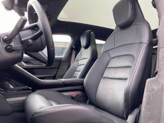 Porsche Taycan Turbo S Cross Turismo *PCCB - PANO - HUD* picture 10