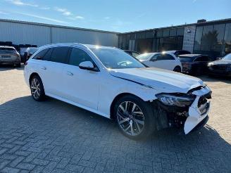 Mercedes E-klasse 300 T Avantgard * KAM - AHK - NAV * picture 8