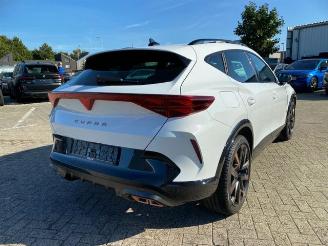 Voiture accidenté Cupra Formentor VZ e-Hybrid 200kW * AHK - KAM - NAV * 2025/3