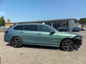 Damaged car Volkswagen Passat Variant 2.0 TDI DSG R-Line *HEAD-UP -AHK* 2024/5
