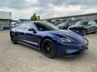 damaged passenger cars Porsche Taycan Turbo S *HEAD-UP -PANO -PCCB* 2024/7