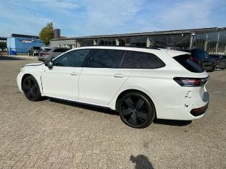 Volkswagen Passat Variant 2.0 TDI DSG R-Line * HUD - PANO * picture 3