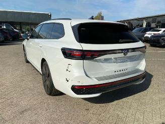 Volkswagen Passat Variant 2.0 TDI DSG R-Line * HUD - PANO * picture 1