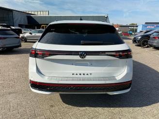 Volkswagen Passat Variant 2.0 TDI DSG R-Line * HUD - PANO * picture 13