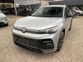 krockskadad bil auto Volkswagen Tiguan 1.5 TSI eHybrid R-Line * KAM - AHK - NAV* 2025/7