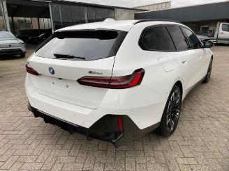 Unfallwagen BMW i5 M60 xDrive Touring *HEAD-UP - PANO - AHK* 2024/12