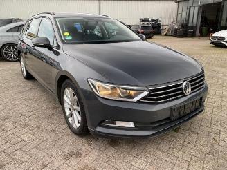 Volkswagen Passat Variant 1.6 TDI Trendline *AHK* picture 11