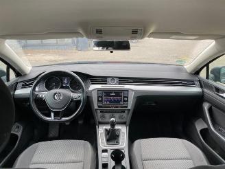 Volkswagen Passat Variant 1.6 TDI Trendline *AHK* picture 18