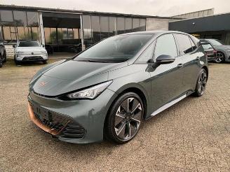 krockskadad bil auto Cupra Born VZ 240kW *SCHALENSITZE - HEAD-UP - PANO* 2025/2