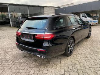 Mercedes E-klasse 300 T AMG Lin *PANO - NAVI - KAM* picture 6