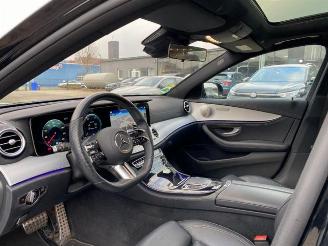 Mercedes E-klasse 300 T AMG Lin *PANO - NAVI - KAM* picture 19