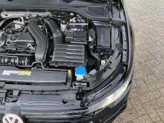 Volkswagen Golf Variant 1.5 eTSI DSG R-Line *NAVI - MATRIX* picture 14