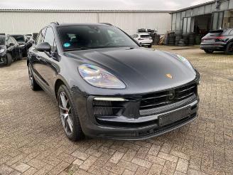Damaged car Porsche Macan S *CHRONO - PANO - BOSE - LUFTFEDER* 2024/3